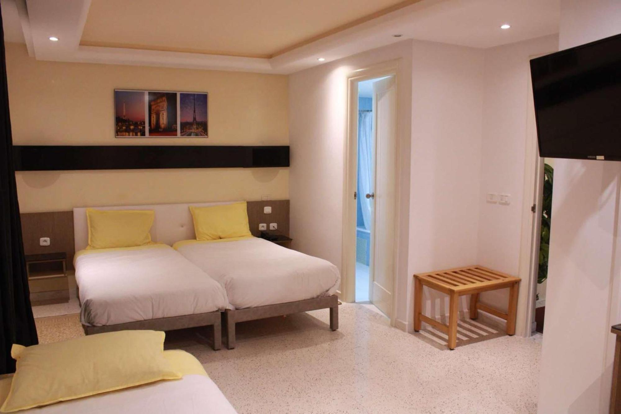 Le Parisien Tunis Hotel Buitenkant foto