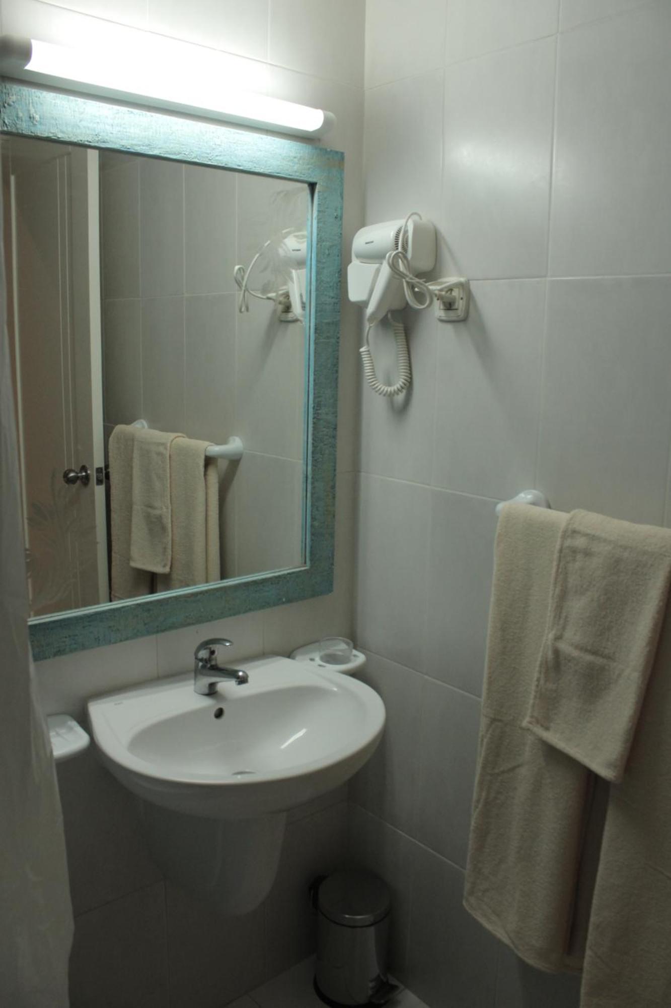 Le Parisien Tunis Hotel Buitenkant foto